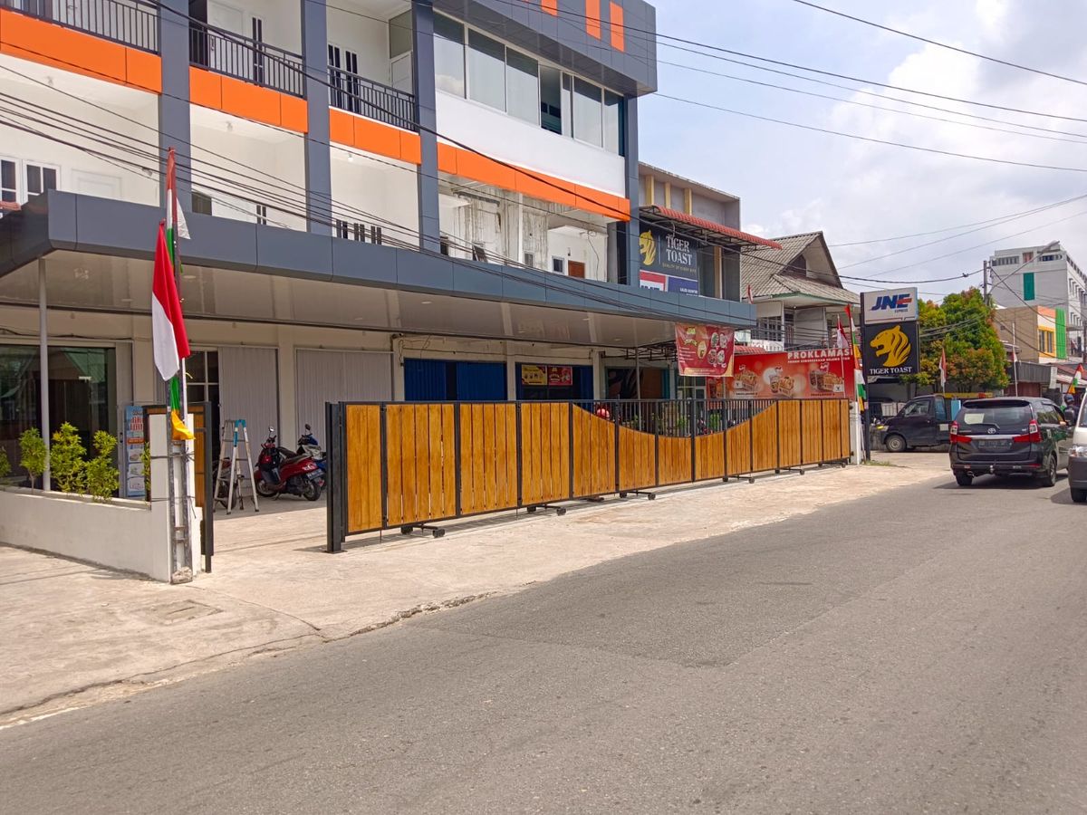 Pagar Dorong Bu Dewi - Dokumentasi Proyek